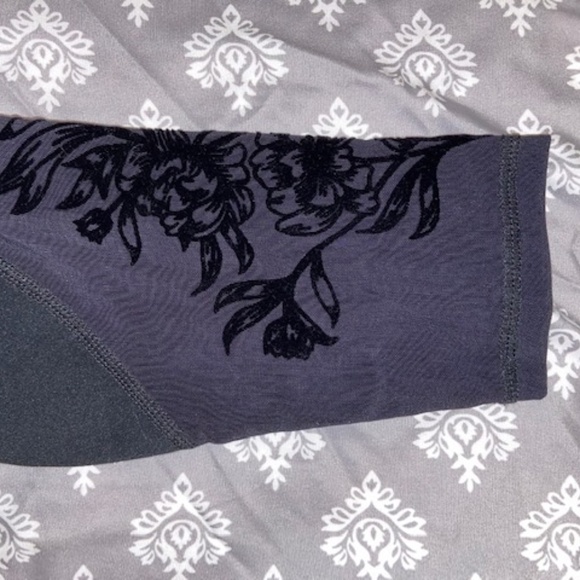 Fabletics Salar Floral Mesh Black Powerhold Leggings w Pockets - Size S - Picture 5 of 6